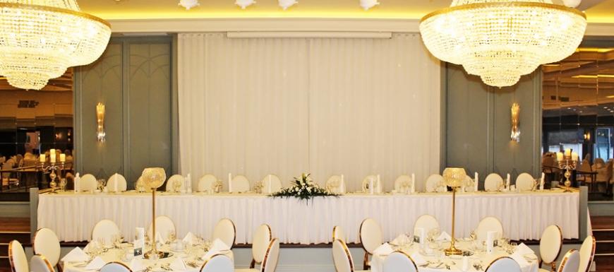the-grand-ballroom-harveys-point-weddings