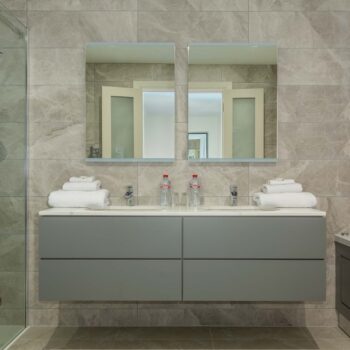 Balcony_bathroom