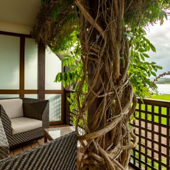 Lakeshore_balcony2