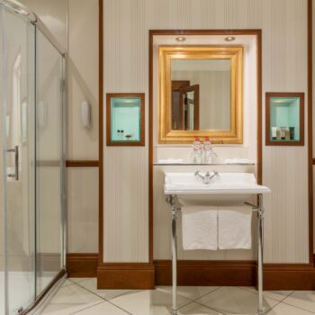 Lakeshore_bathroom