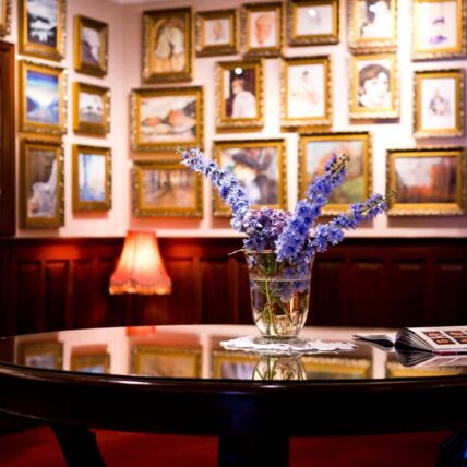painting-break-harveys-point-hotel-donegal-photographer-julia-dunin-82